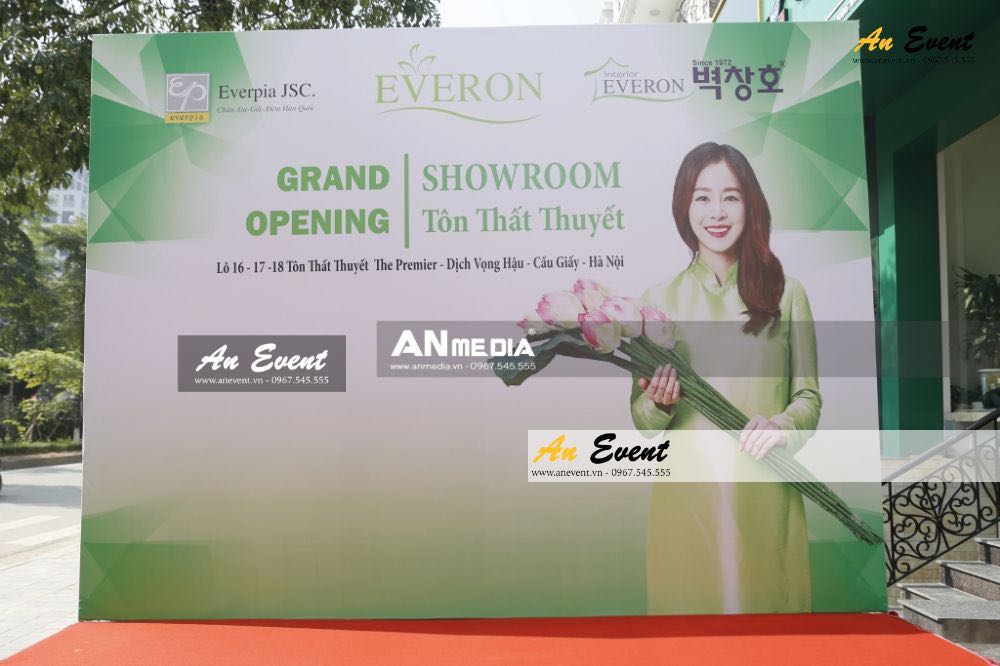 Thi công backdrop gran opening - Showroom Everon Hà Nội - Ngọc nữ xứ Hàn Kim Tae Hee tham dự