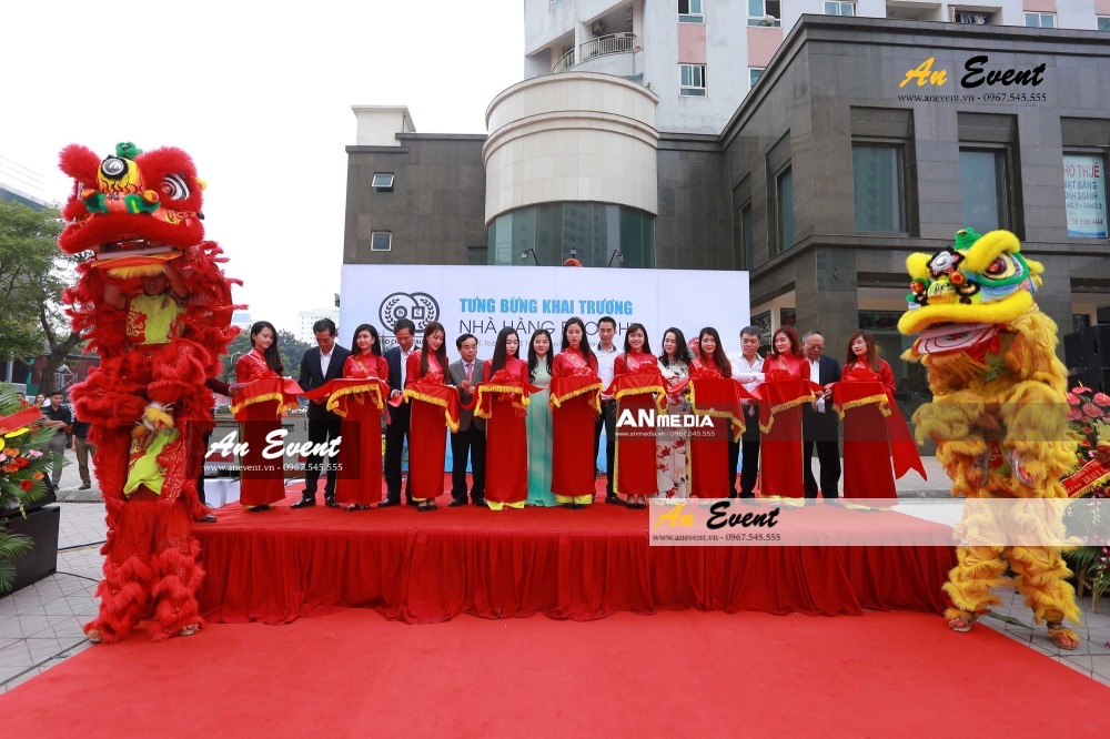 Thi công khung sân khấu - Tổ chức lễ khai trương nhà hàng Bảo Chi - Trung Hoà Nhân Chính