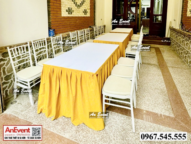 Bộ bàn ghế tiệc ghế chiavari